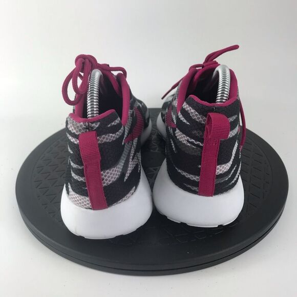Nike Roshe Run Light Weight Running Shoes Pink 705486-001 Women’s Size 8.5 (7Y) - Picture 5 of 11